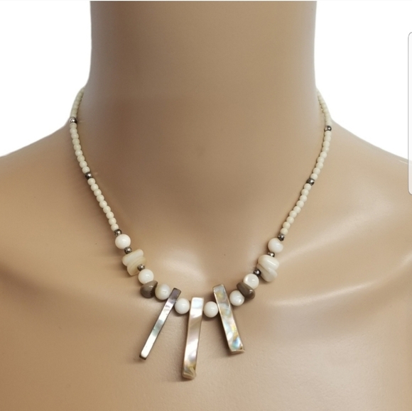 Vintage Jewelry - VINTAGE ABALONE SHELL & MOTHER OF PEARL BEAD STATEMENT NECKLACE